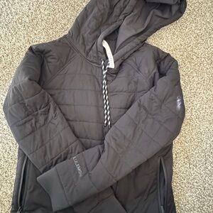 lululemon athletica Women's Charcoal Puffer Jacket